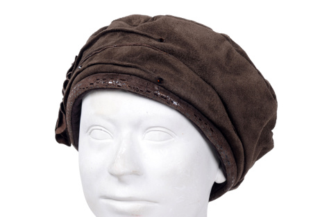 kožený baret Monika,goldar