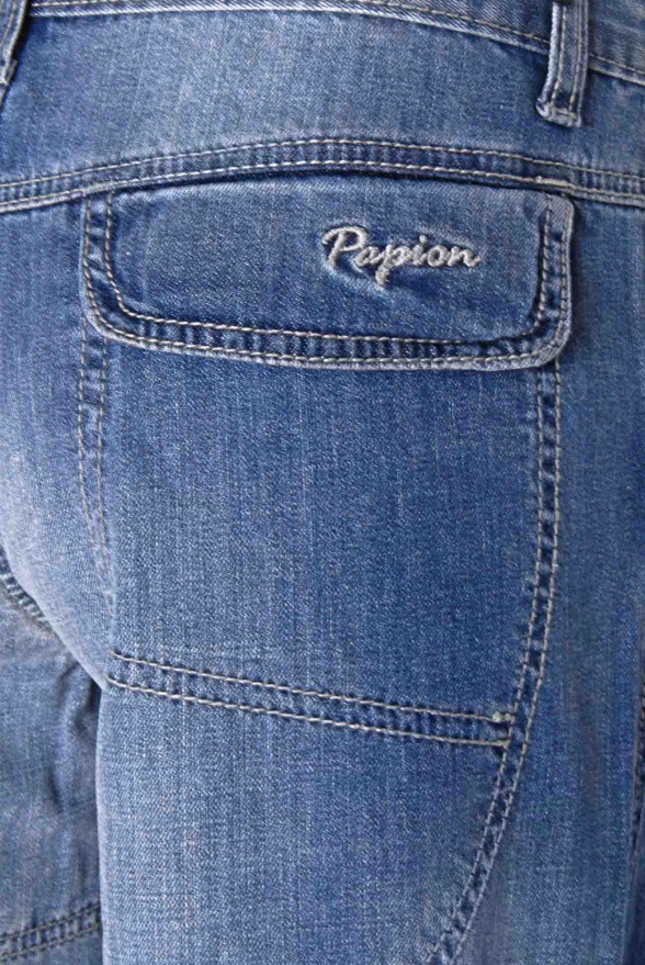 detail capri jeans